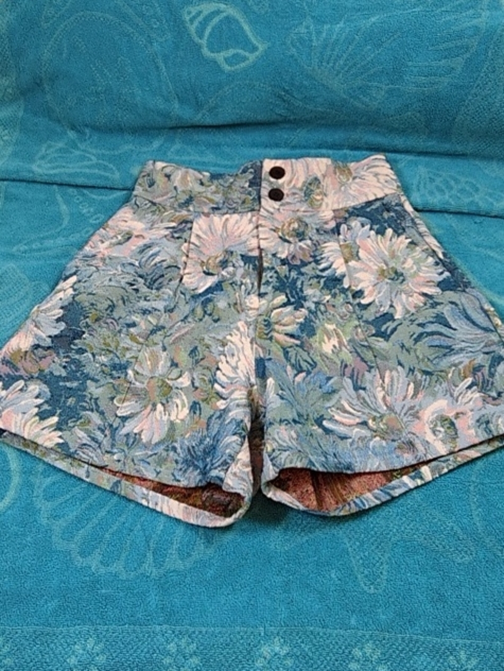Commense Floral High-Waist Shorts in Blue and Pastel